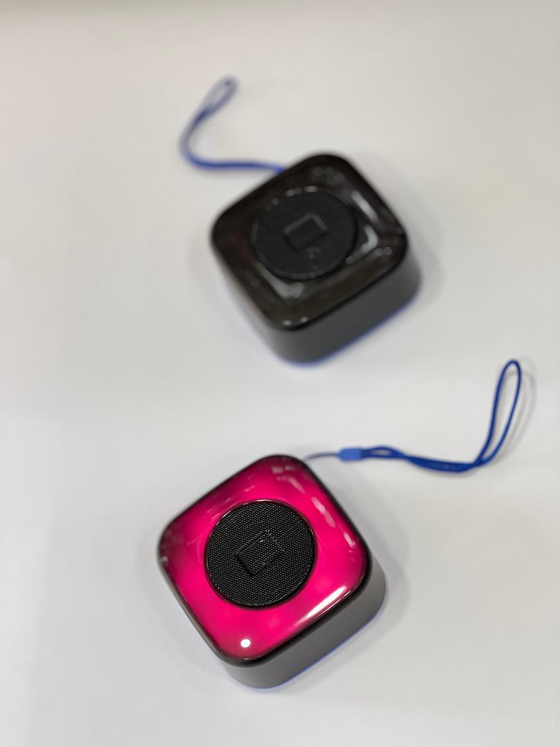 اسپیکر مینی مدل :DH-1209 داری رقص نور پشتیابنی از رادیو رم و فلش