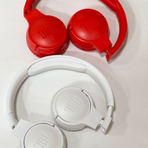 هدفون JBL باکیفیت و در رنگ سفید و قرمز