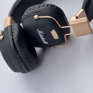 هدفون مارشال در طرح رنگ جدید در مدل BT 50 بسیار با کیفیت و مقلوم در برابر آب